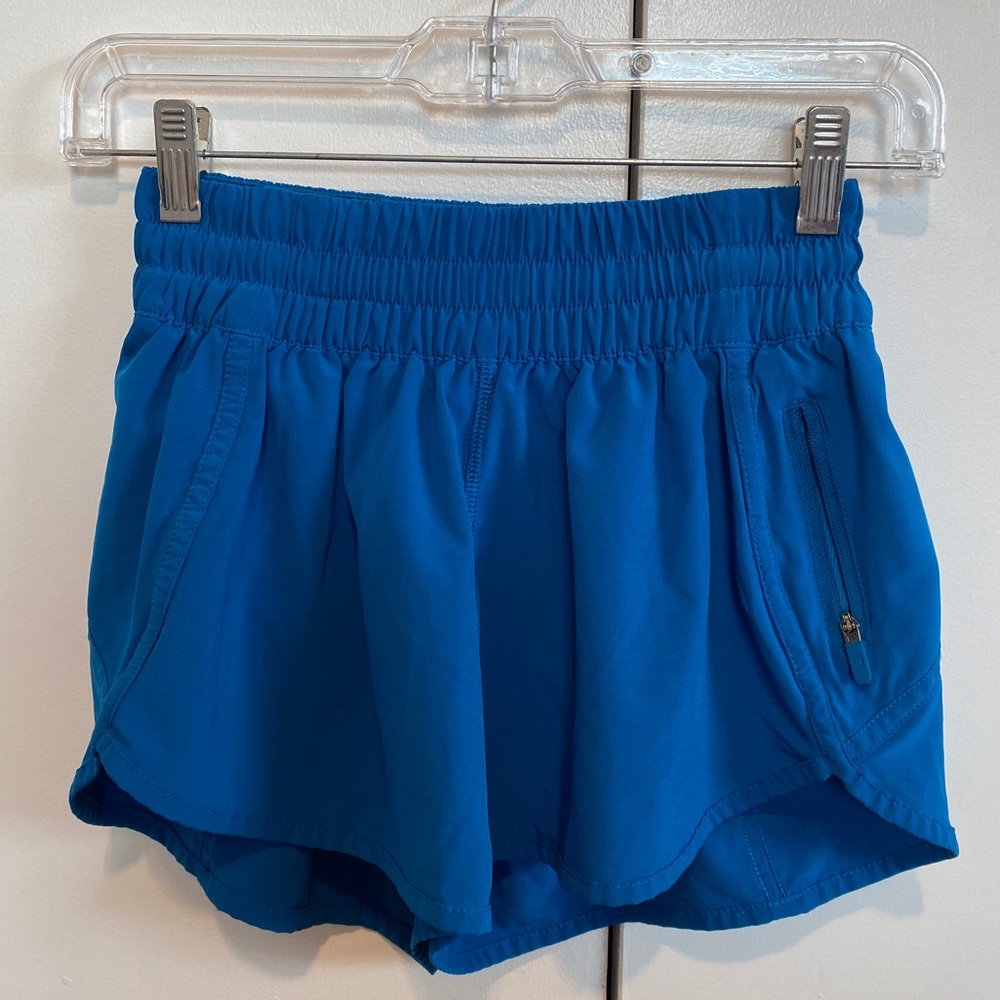Lululemon Track That Mid-Rise Short , Size 6  “4” Inseam